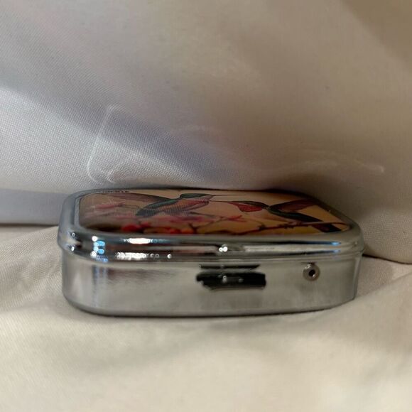 Hummingbirds and Flowers Travel Pill Box 2 Compartment Medicine Pill Case NEW - Picture 2 of 4
